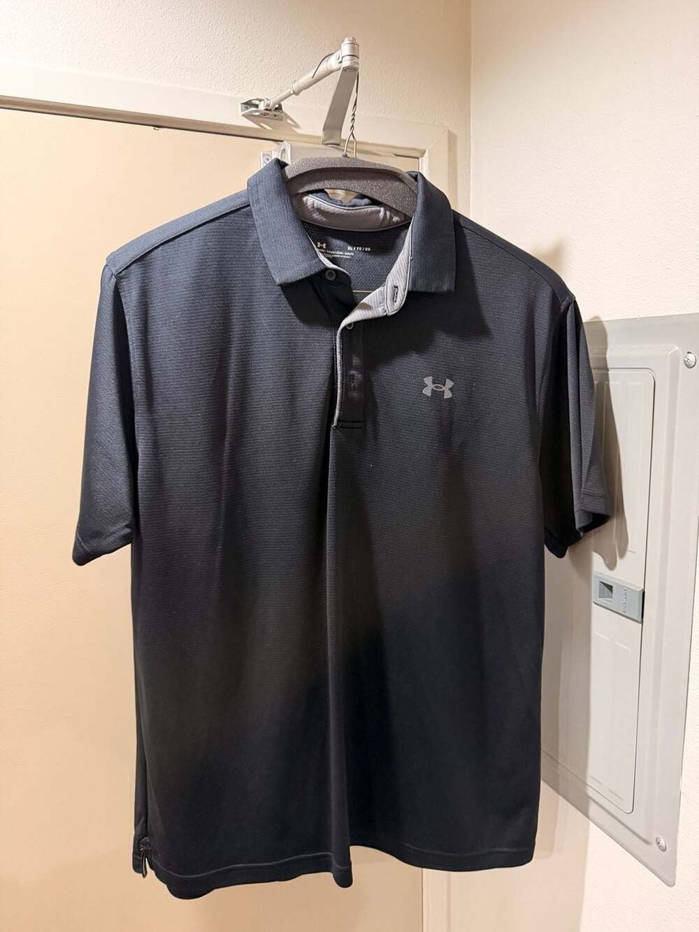 Under Armour Tech Polo Size XL Black Short Sleeve Golf Shirt